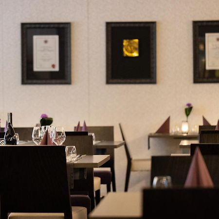 Hotel Kaeenpesae Ylivieska Buitenkant foto