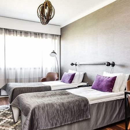 Hotel Kaeenpesae Ylivieska Buitenkant foto