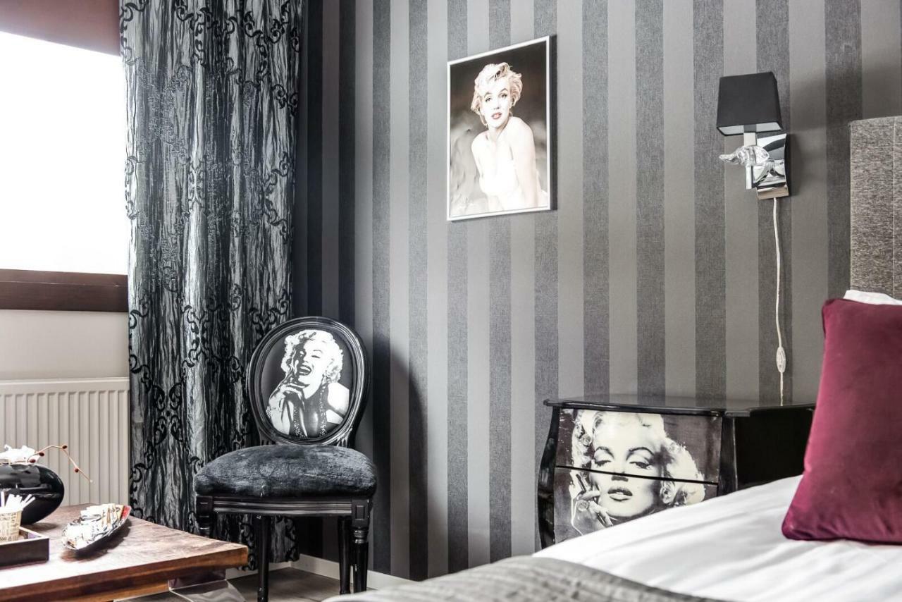 Hotel Kaeenpesae Ylivieska Buitenkant foto